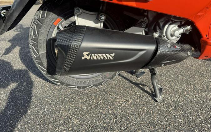 2024 VESPA GTS Super 300