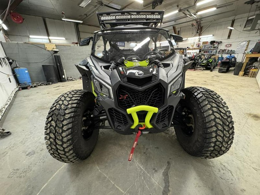 2017 Can-Am® Maverick™ X3 MAX X™ rs Turbo R Triple Black