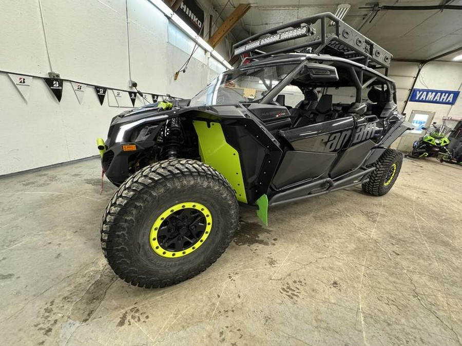 2017 Can-Am® Maverick™ X3 MAX X™ rs Turbo R Triple Black