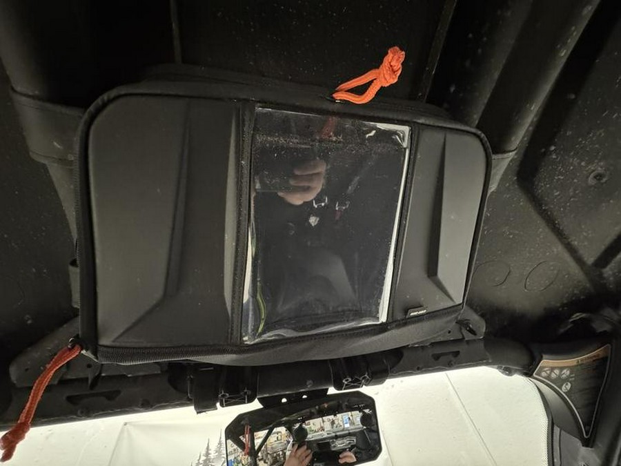 2017 Can-Am® Maverick™ X3 MAX X™ rs Turbo R Triple Black