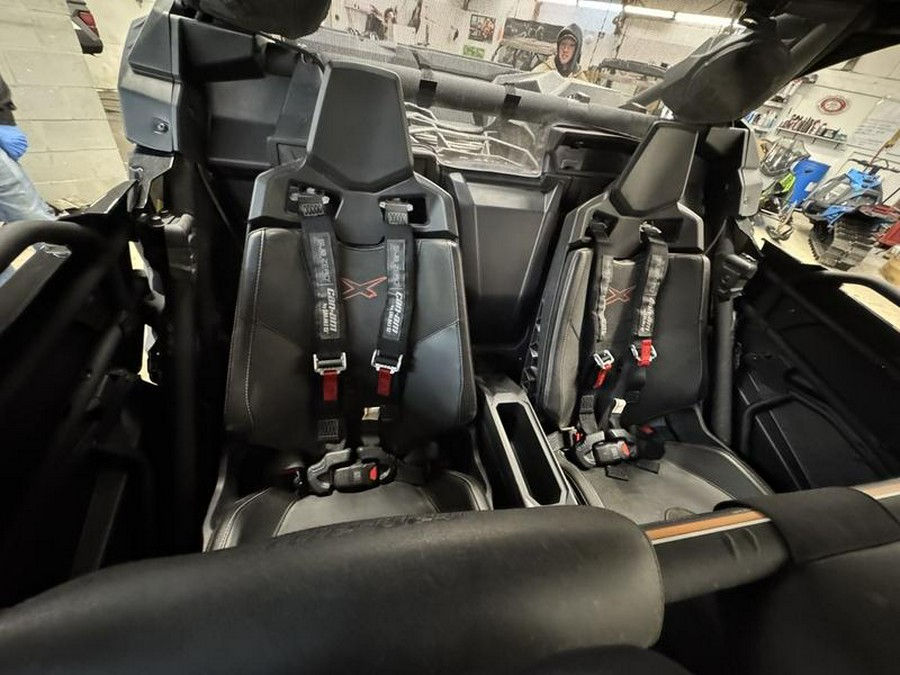 2017 Can-Am® Maverick™ X3 MAX X™ rs Turbo R Triple Black