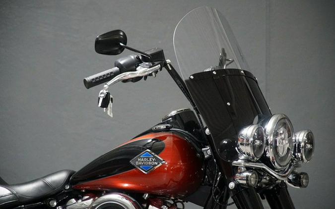 2025 Harley-Davidson Softail FLHC - Heritage Classic
