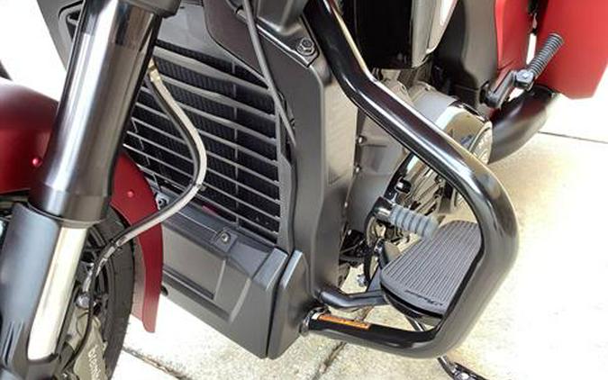 2024 Indian Motorcycle Challenger® Dark Horse® with PowerBand Audio Package