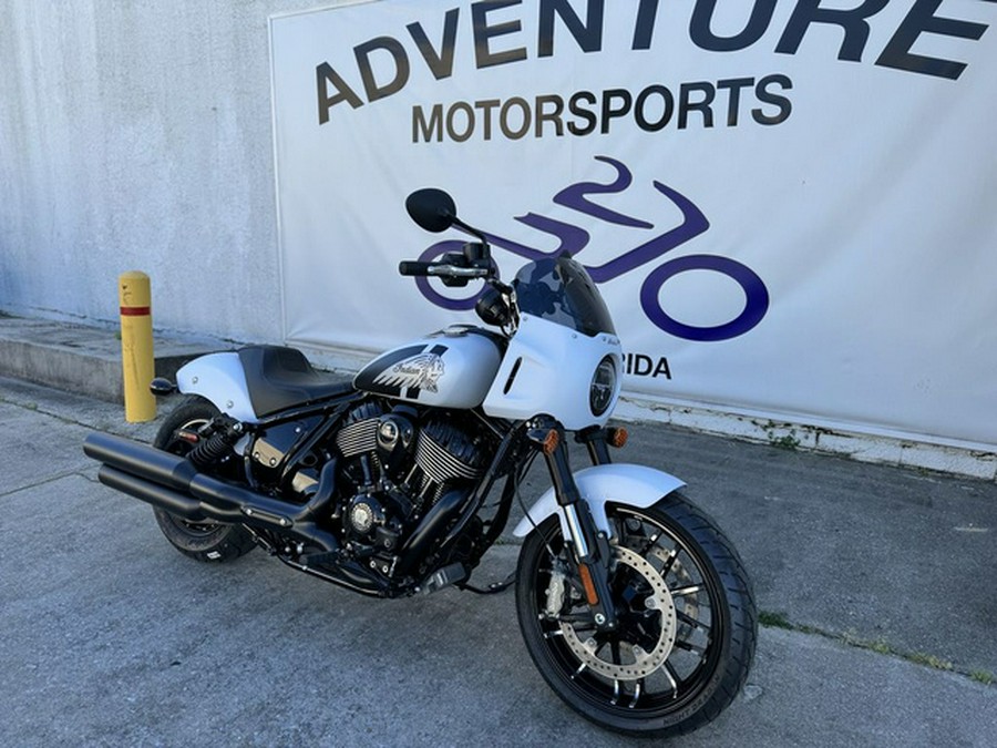 2024 Indian Sport Chief Ghost White Metallic Smoke