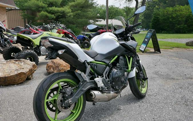 2021 Kawasaki Z650 ABS Pearl Blizzard White/Metallic Spark Black