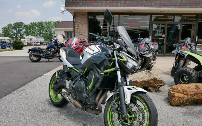 2021 Kawasaki Z650 ABS Pearl Blizzard White/Metallic Spark Black