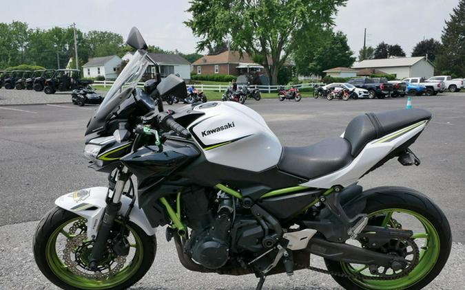 2021 Kawasaki Z650 ABS Pearl Blizzard White/Metallic Spark Black