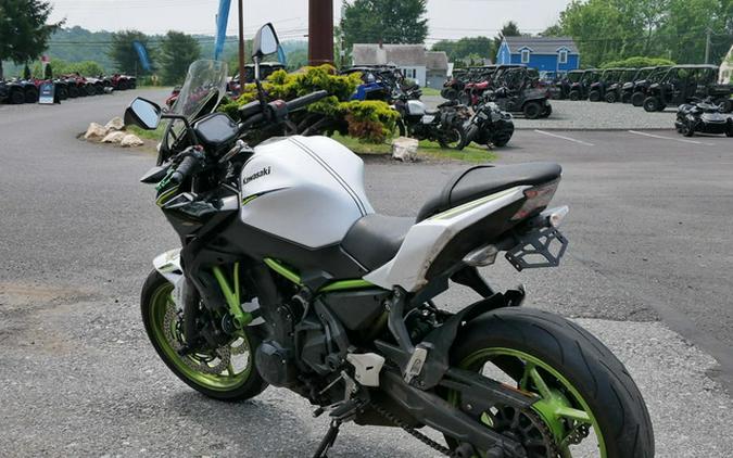 2021 Kawasaki Z650 ABS Pearl Blizzard White/Metallic Spark Black