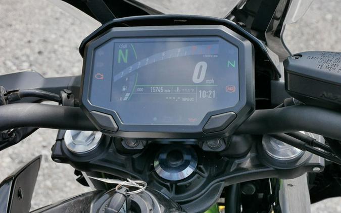 2021 Kawasaki Z650 ABS Pearl Blizzard White/Metallic Spark Black