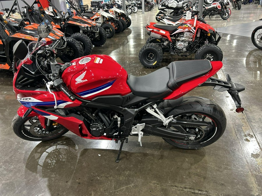2026 Honda CBR650R E-CLUTCH