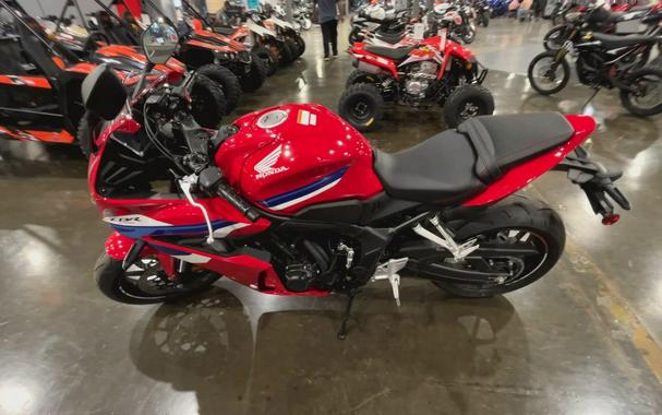 2026 Honda CBR650R E-CLUTCH