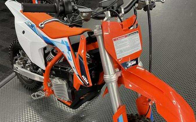 2023 KTM SX-E 3 First Look [Just In Time For Christmas]