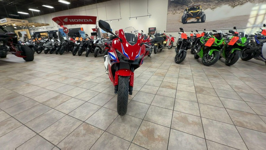 2025 Honda CBR500R ABS