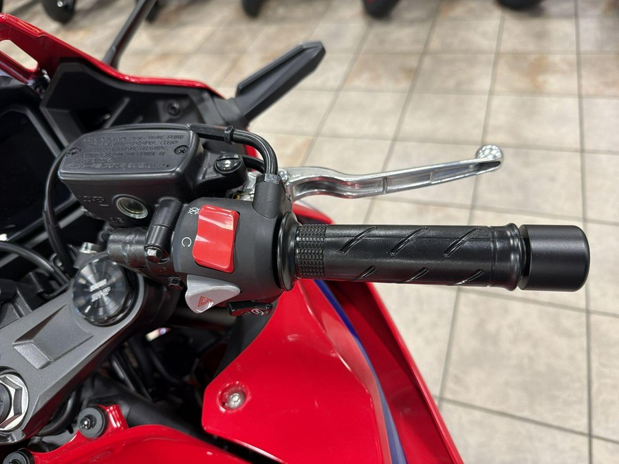 2025 Honda CBR500R ABS