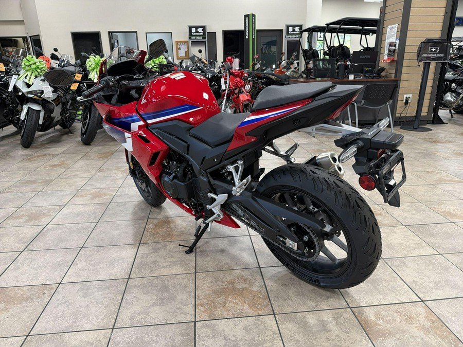 2025 Honda CBR500R ABS