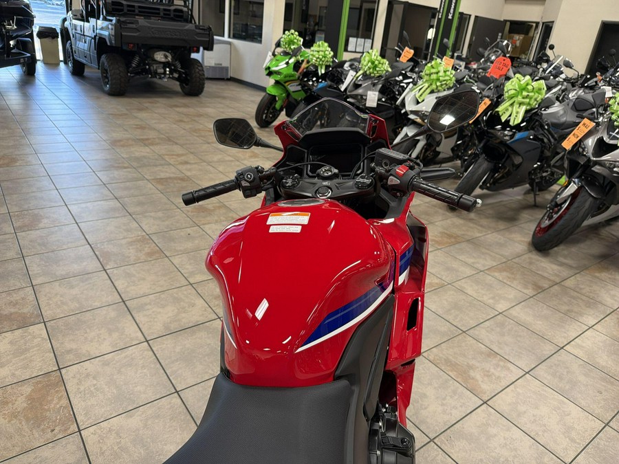 2025 Honda CBR500R ABS