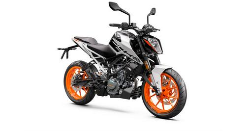 2020 KTM 200 Duke Review: Urban Motorcycle (15 Fast Facts)