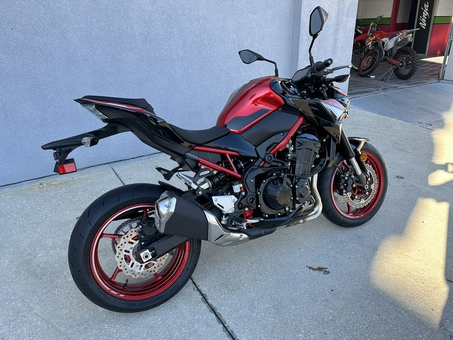 2024 Kawasaki Z900 ABS Candy Persimmon Red/Ebony