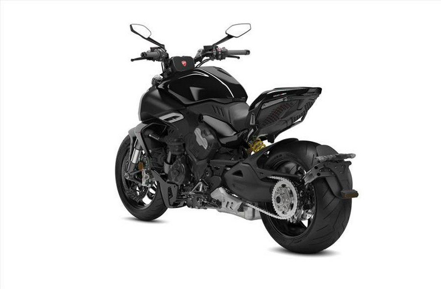 2024 Ducati Diavel V4 - Black