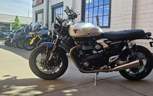 2026 Triumph Speed Twin 1200 Crystal WhiteSapphire Black
