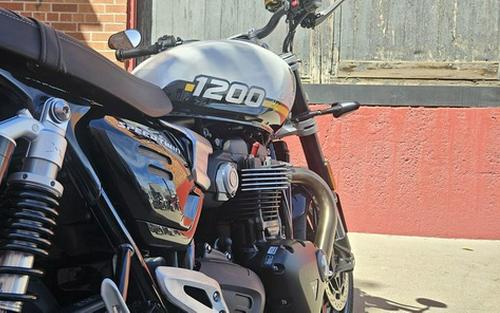 2026 Triumph Speed Twin 1200 Crystal WhiteSapphire Black