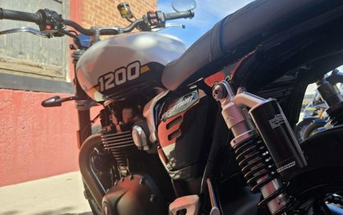 2026 Triumph Speed Twin 1200 Crystal WhiteSapphire Black