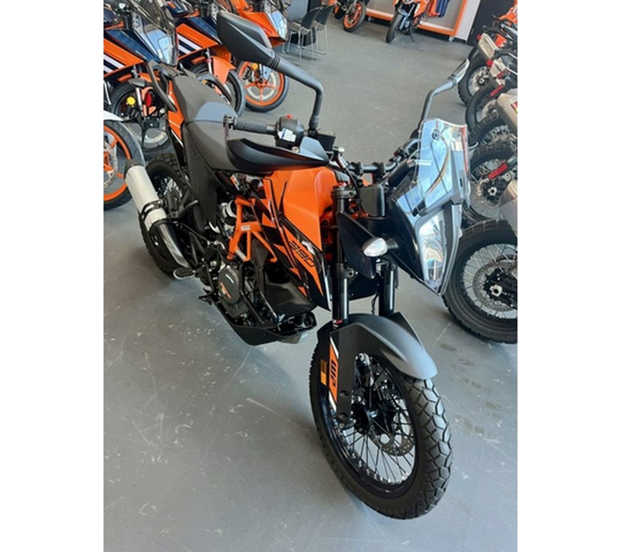 2024 KTM Adventure 390