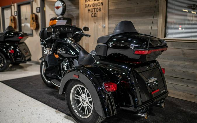 2023 Tri Glide® Ultra (FLHTCUTG)