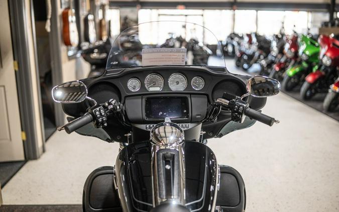 2023 Tri Glide® Ultra (FLHTCUTG)