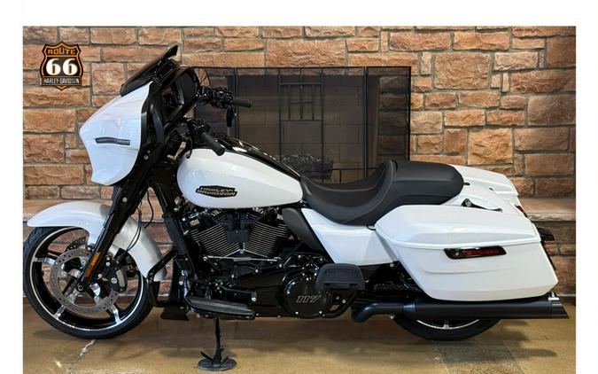 2024 Harley-Davidson® Street Glide® White Onyx Pearl