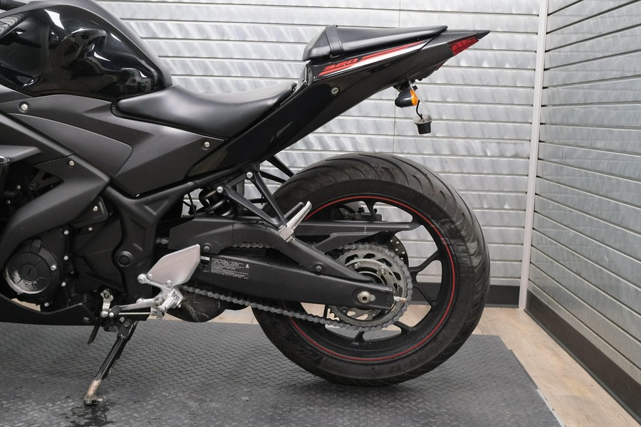 2015 YAMAHA YZFR3