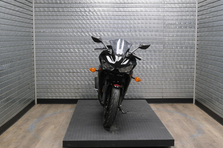2015 YAMAHA YZFR3