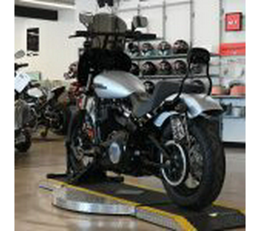 2020 Harley Davidson Softail Street Bob