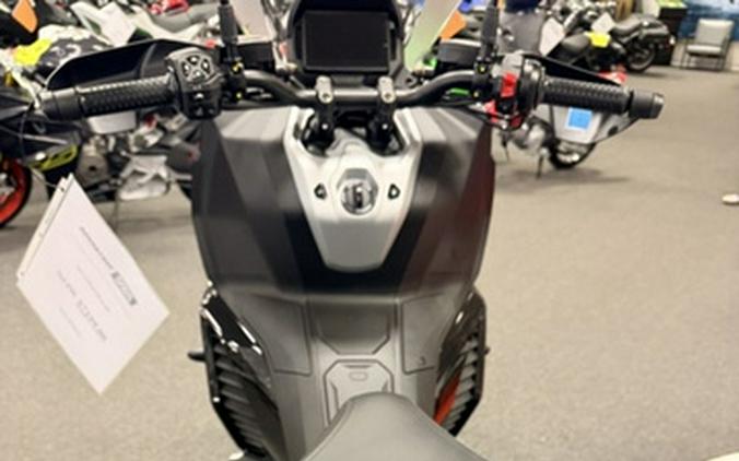2027 Aprilia SR GT 400