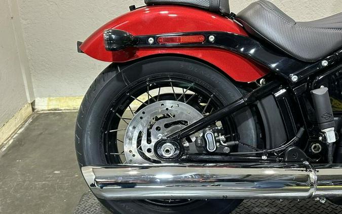 2026 Harley-Davidson® Street Bob® BRILLIANT RED