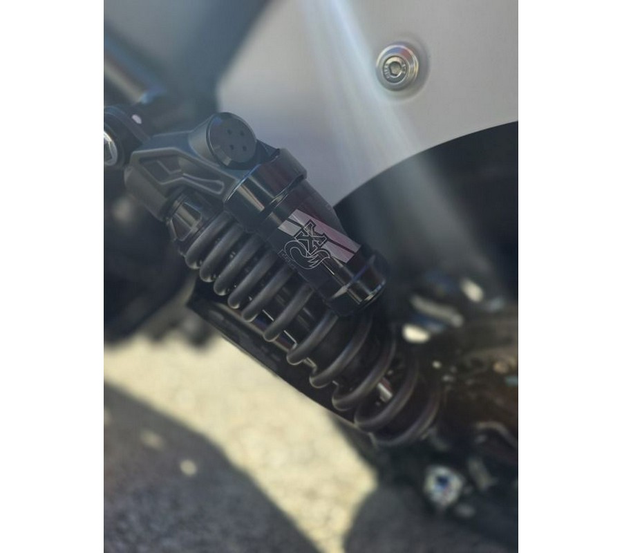 2024 Indian Motorcycle® Sport Chief Ghost White Metallic Smoke