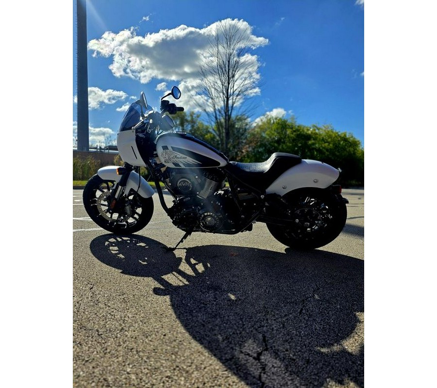 2024 Indian Motorcycle® Sport Chief Ghost White Metallic Smoke