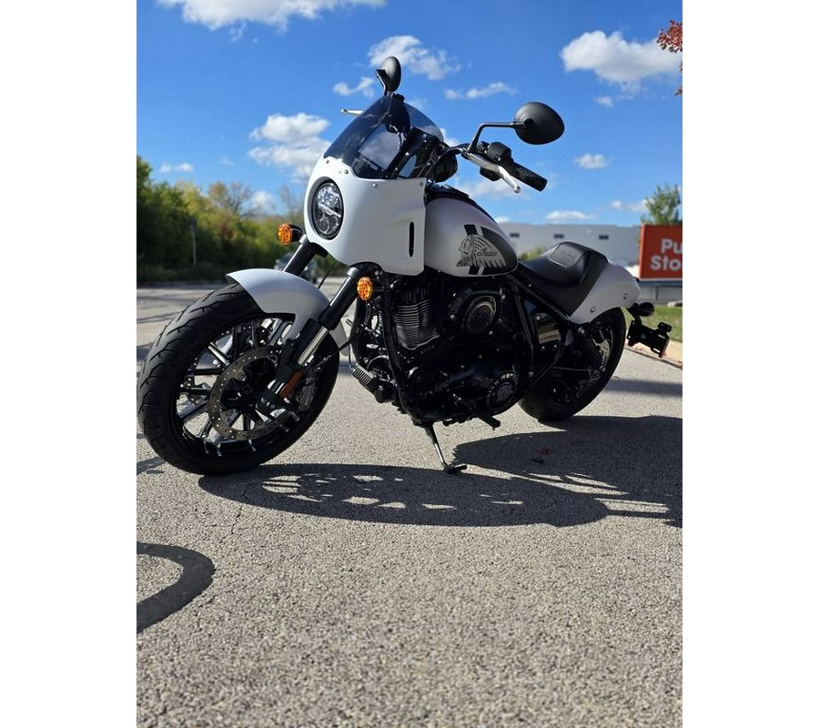 2024 Indian Motorcycle® Sport Chief Ghost White Metallic Smoke