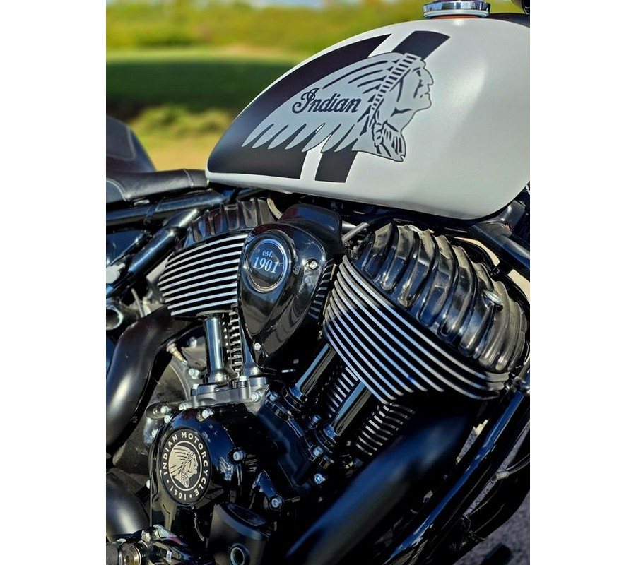 2024 Indian Motorcycle® Sport Chief Ghost White Metallic Smoke
