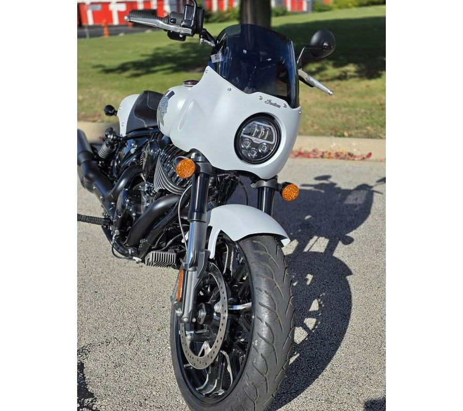 2024 Indian Motorcycle® Sport Chief Ghost White Metallic Smoke