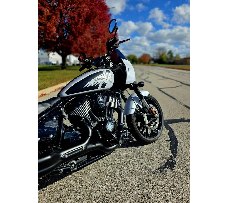 2024 Indian Motorcycle® Sport Chief Ghost White Metallic Smoke