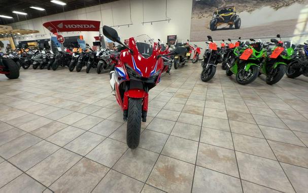 2025 Honda CBR500R ABS