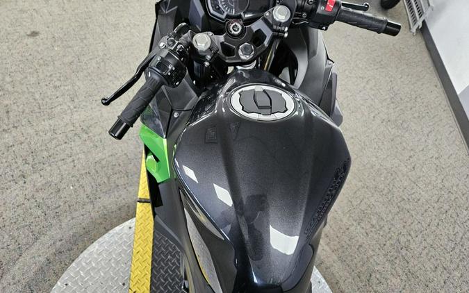 2023 Kawasaki Ninja® 400 Base