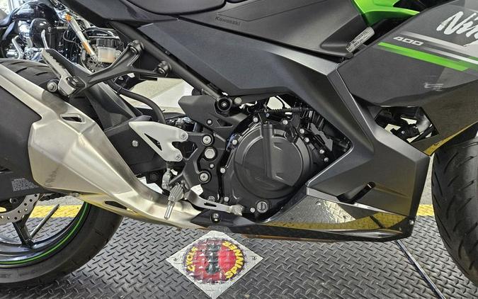 2023 Kawasaki Ninja® 400 Base