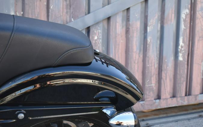 2016 Harley-Davidson® Street Bob® FXDB