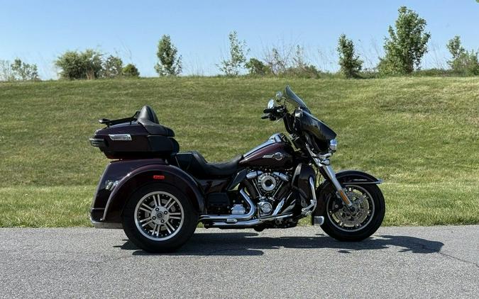 2022 Harley-Davidson® FLHTCUTG - Tri Glide® Ultra
