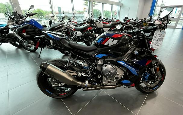 2024 BMW M 1000 R