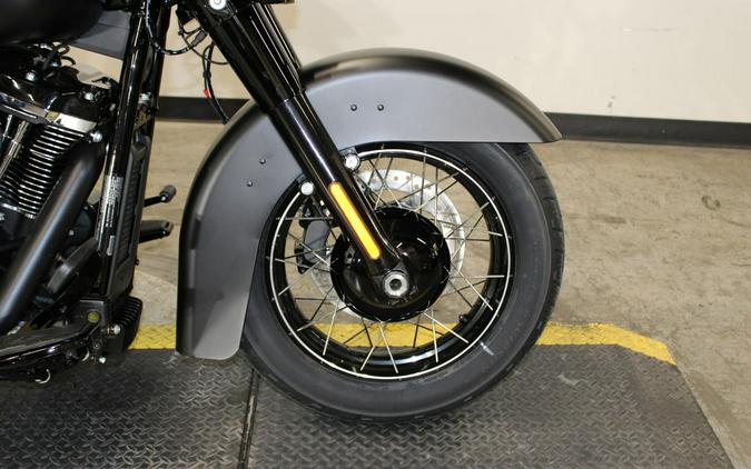 2026 Harley-Davidson® FLHD - Deadwood™