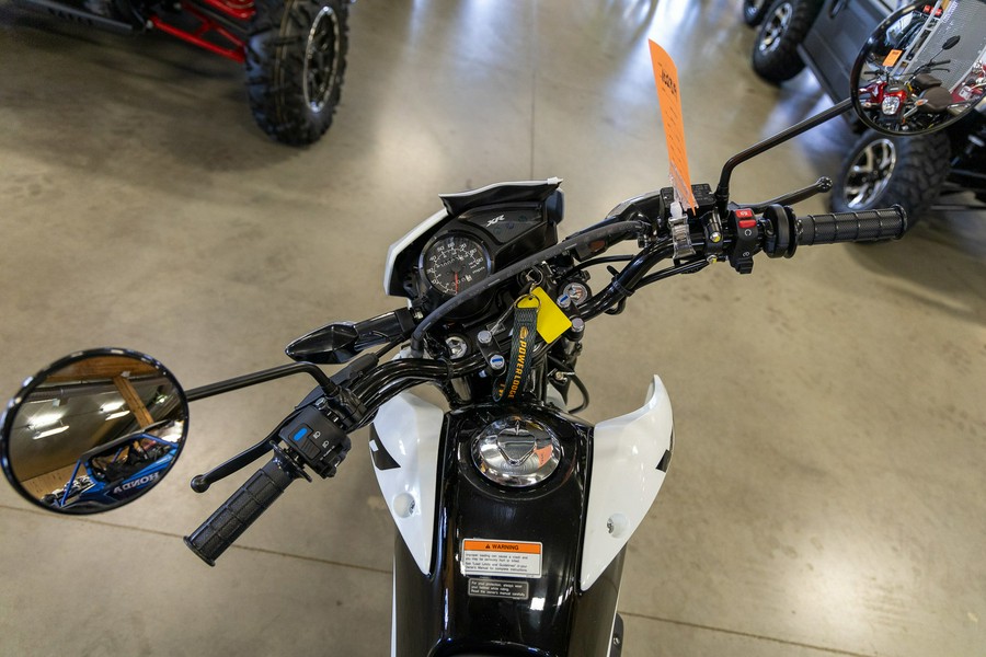 2024 Honda XR™ 150L - WHITE