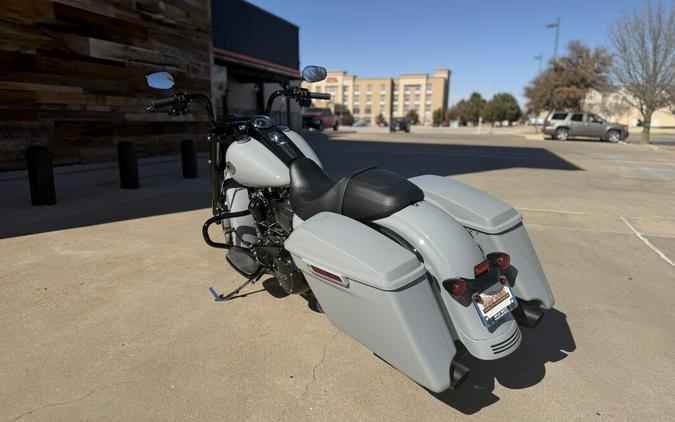 2025 Harley-Davidson® Road King® Special Billiard Gray